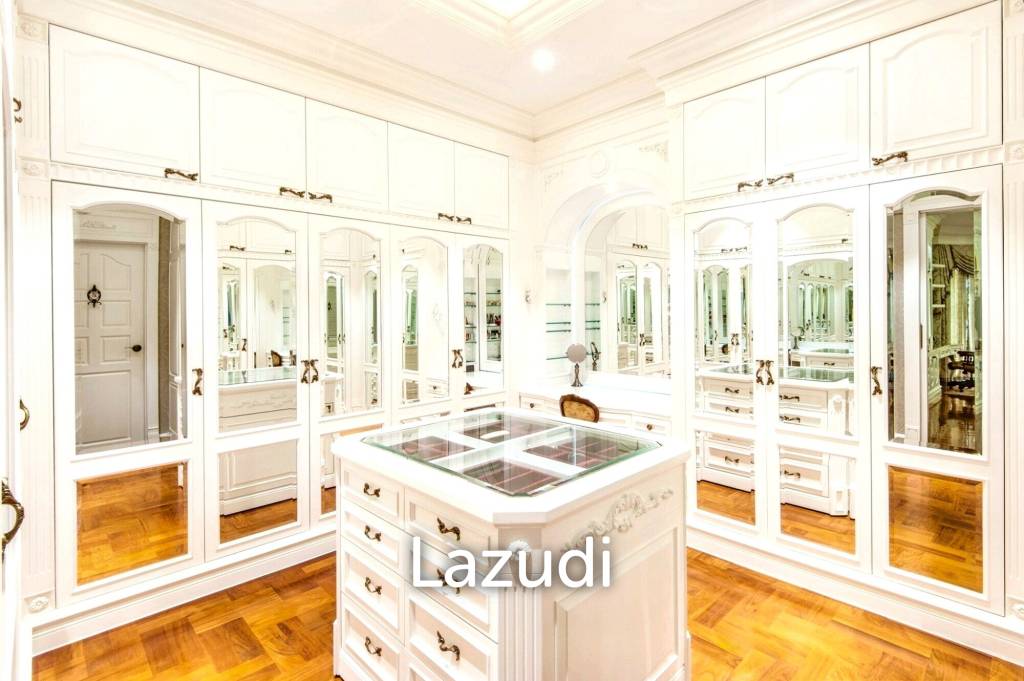 5 Bed 6 Bath Luxury Mansion in Central Bangkok – 517 SQ.W. of Land, Pool, Office Buildin in Din Daeng District