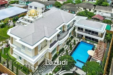 5 Bed 6 Bath Luxury Mansion in Central Bangkok – 517 SQ.W. of Land, Pool, Office Buildin in Din Daeng District