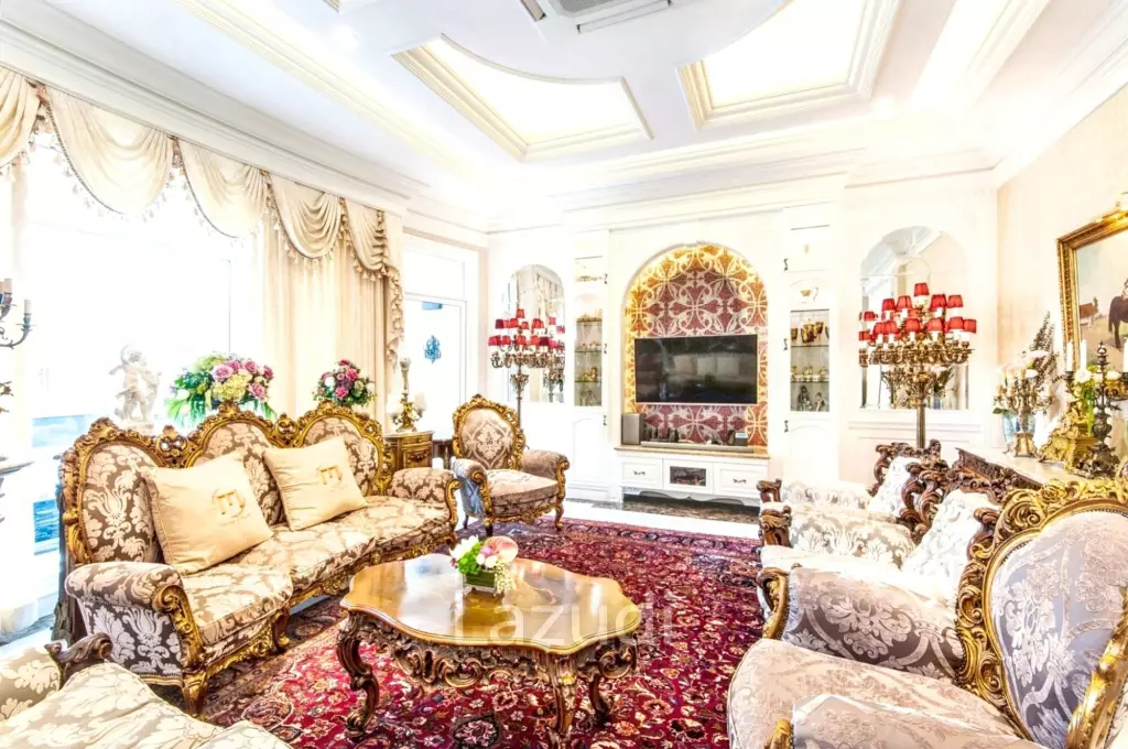 5 Bed 6 Bath Luxury Mansion in Central Bangkok – 517 SQ.W. of Land, Pool, Office Buildin in Din Daeng District