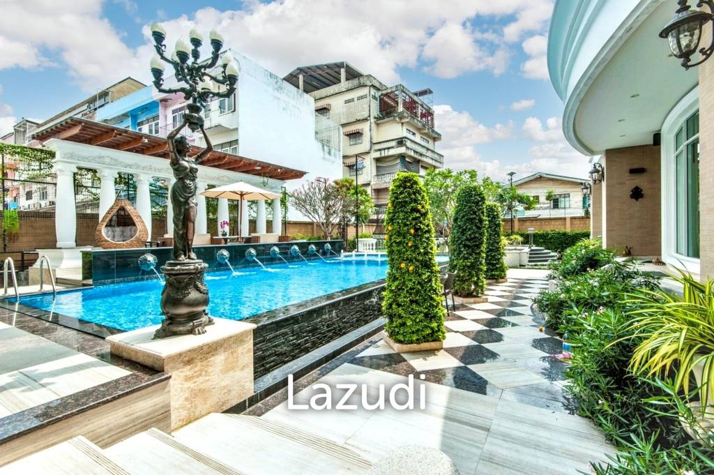 5 Bed 6 Bath Luxury Mansion in Central Bangkok – 517 SQ.W. of Land, Pool, Office Buildin in Din Daeng District