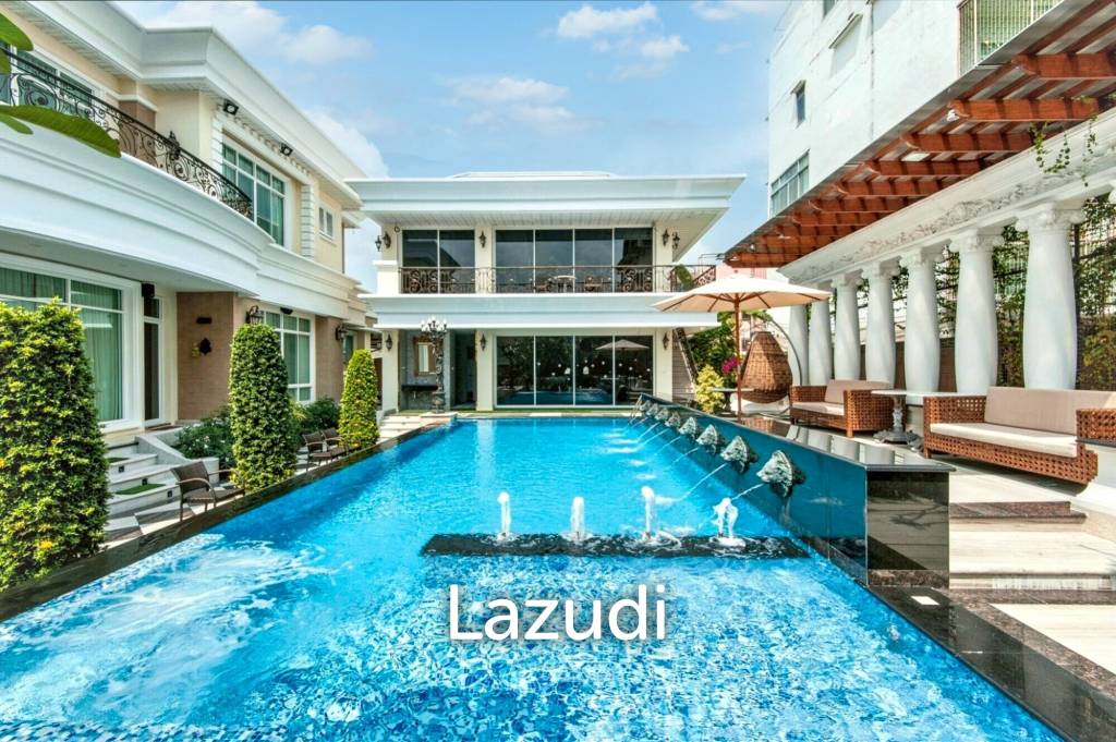 5 Bed 6 Bath Luxury Mansion in Central Bangkok – 517 SQ.W. of Land, Pool, Office Buildin in Din Daeng District