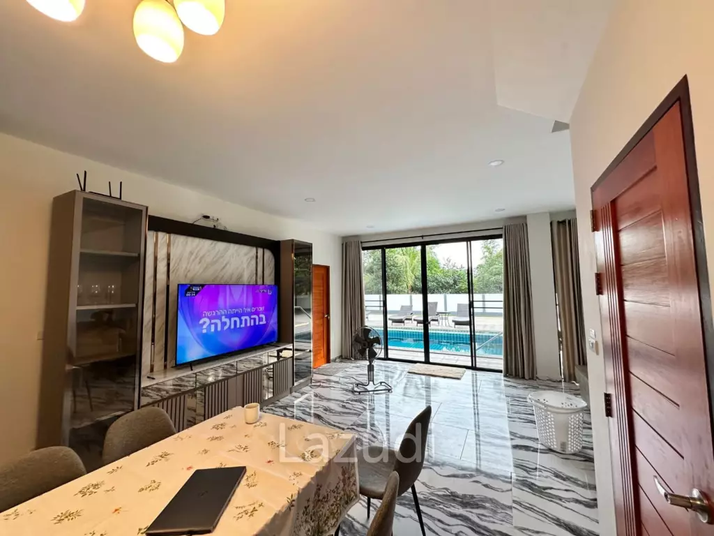 Stunning 5 bedroom Pool Villa in Sai Thai.