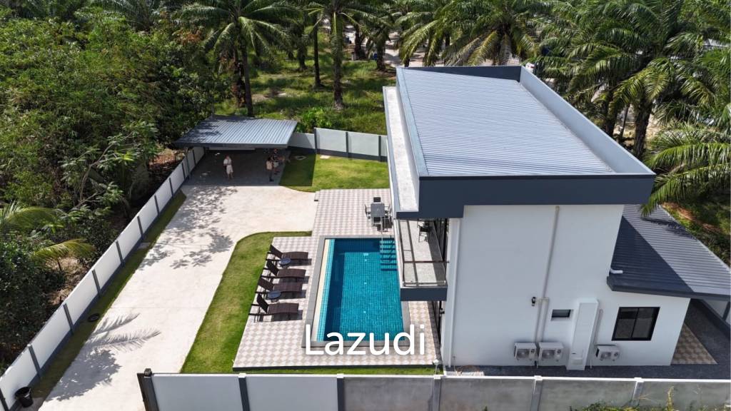 Stunning 5 bedroom Pool Villa in Sai Thai.