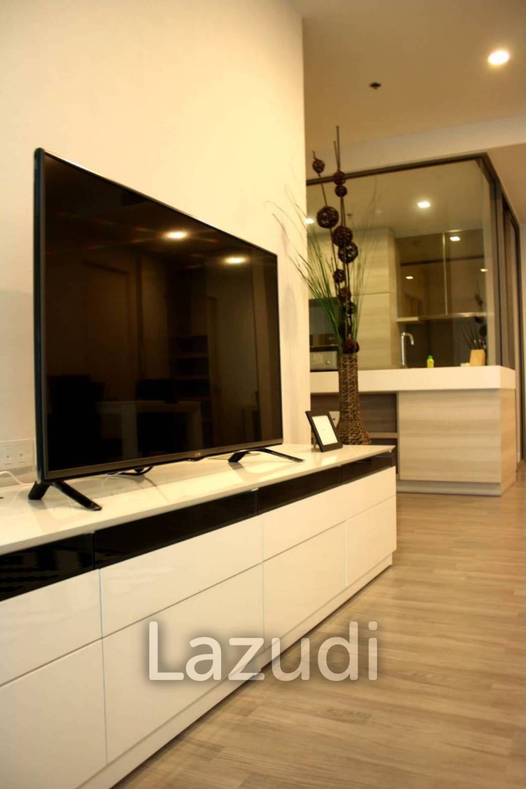 2 Bed 2 Bath 89 SQ.M. The Room BTS Wongwianyai