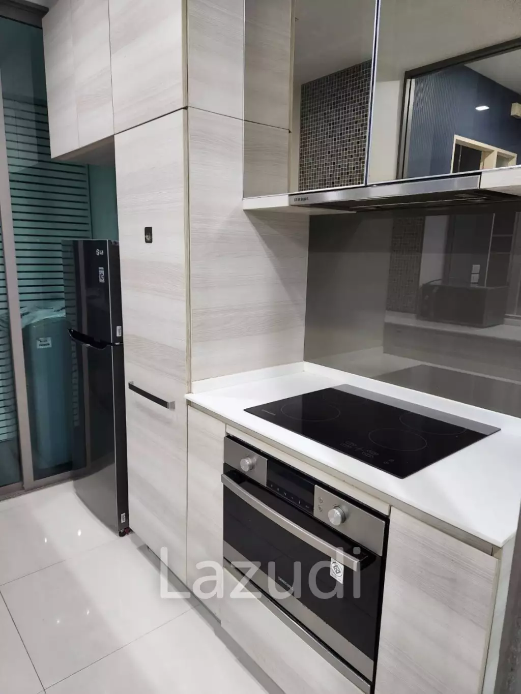 2 Bed 2 Bath 89 SQ.M. The Room BTS Wongwianyai