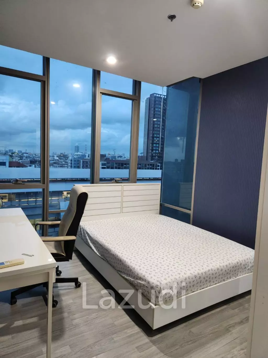 2 Bed 2 Bath 89 SQ.M. The Room BTS Wongwianyai