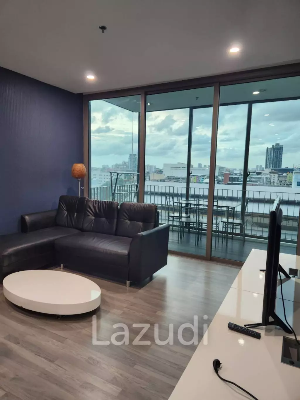 2 Bed 2 Bath 89 SQ.M. The Room BTS Wongwianyai