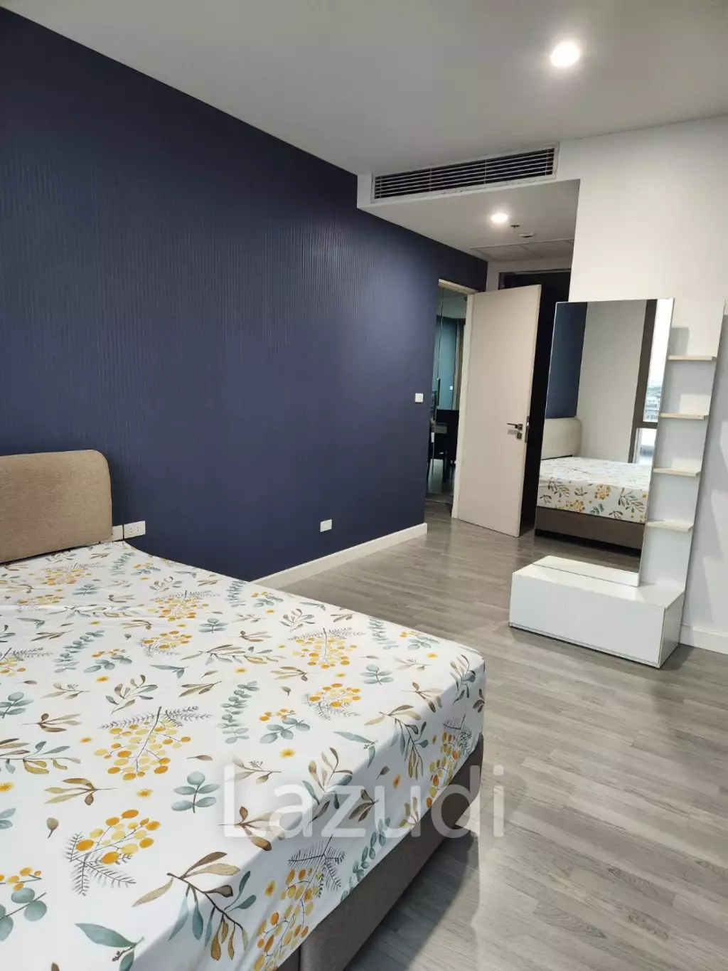 2 Bed 2 Bath 89 SQ.M. The Room BTS Wongwianyai