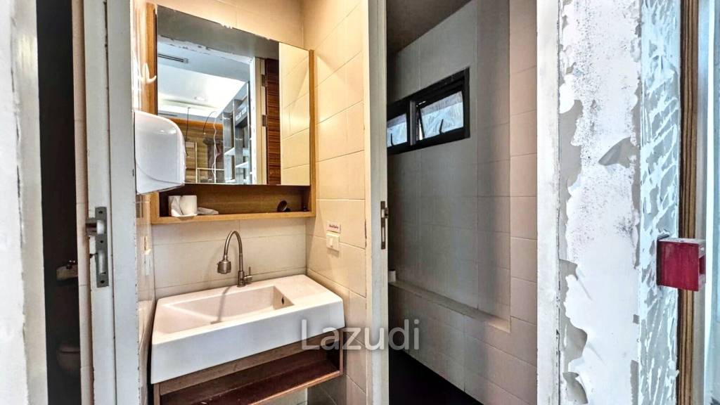 Luxurious Retail Office Space for Rent in Khlong Tan