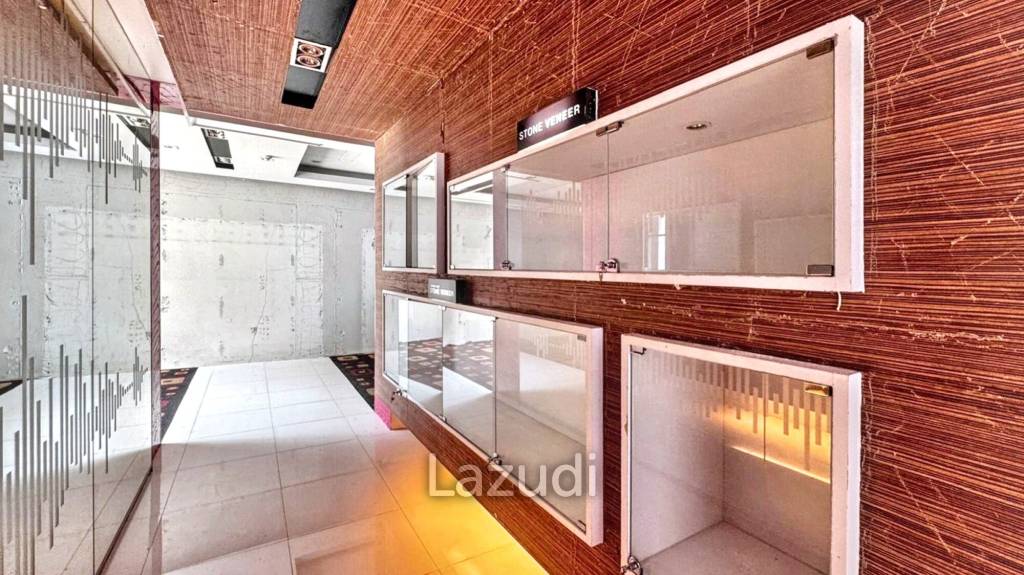Luxurious Retail Office Space for Rent in Khlong Tan
