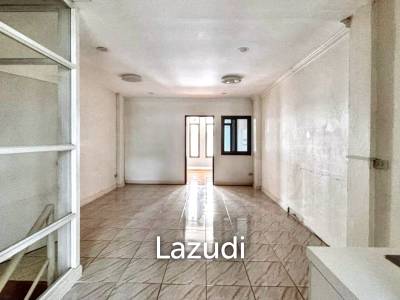 Premium Retail Space in Khlong Toei Bangkok