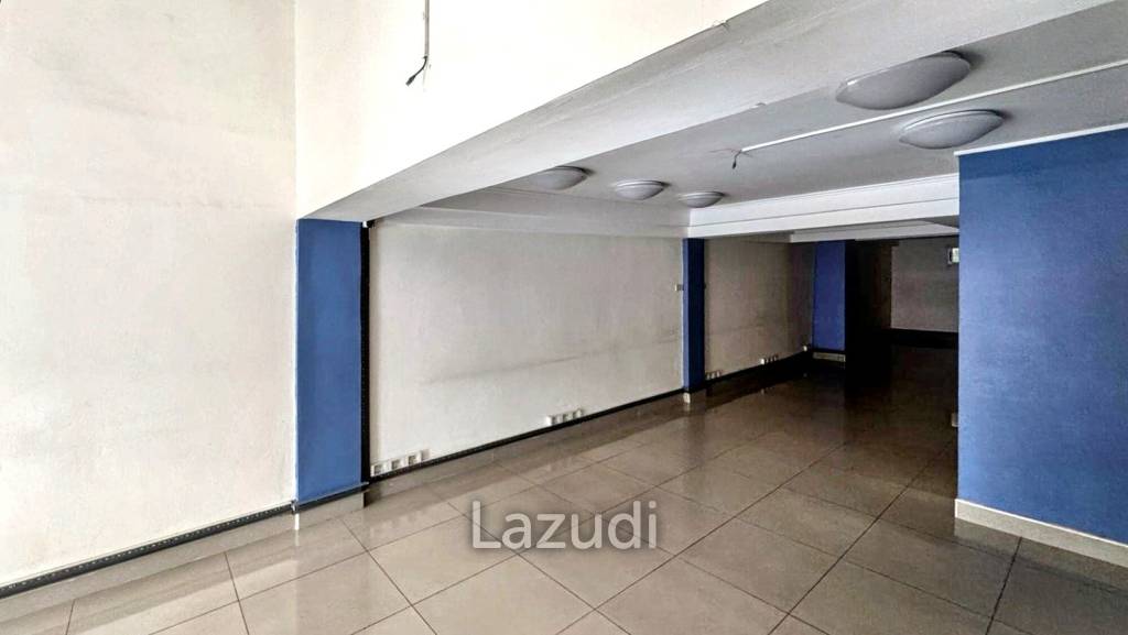 Premium Retail Space in Khlong Toei Bangkok