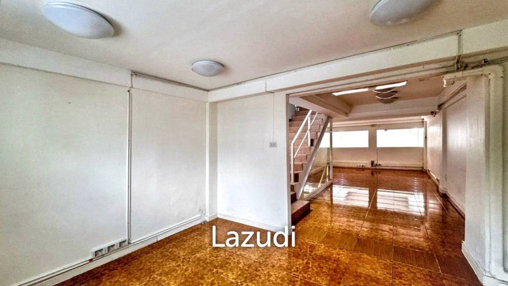Premium Retail Space in Khlong Toei Bangkok
