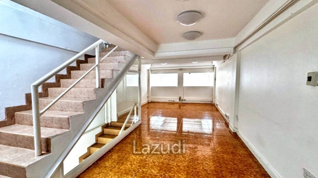 Premium Retail Space in Khlong Toei Bangkok