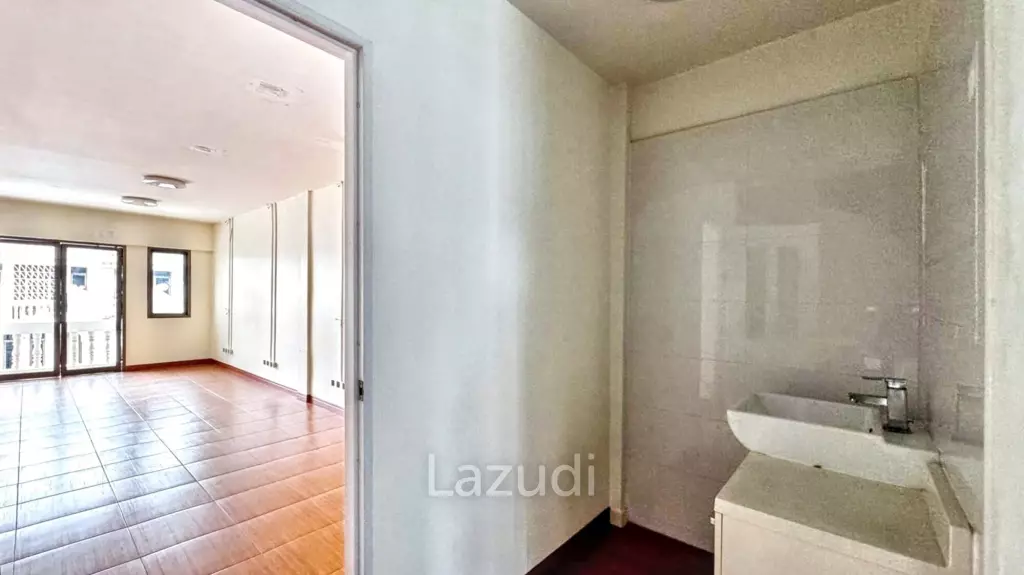 Premium Retail Space in Khlong Toei Bangkok