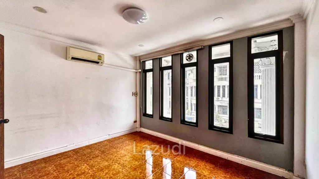Premium Retail Space in Khlong Toei Bangkok