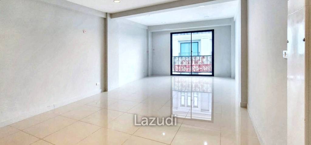 Front Unit Home Office near BTS On Nut | 4.5 Floors