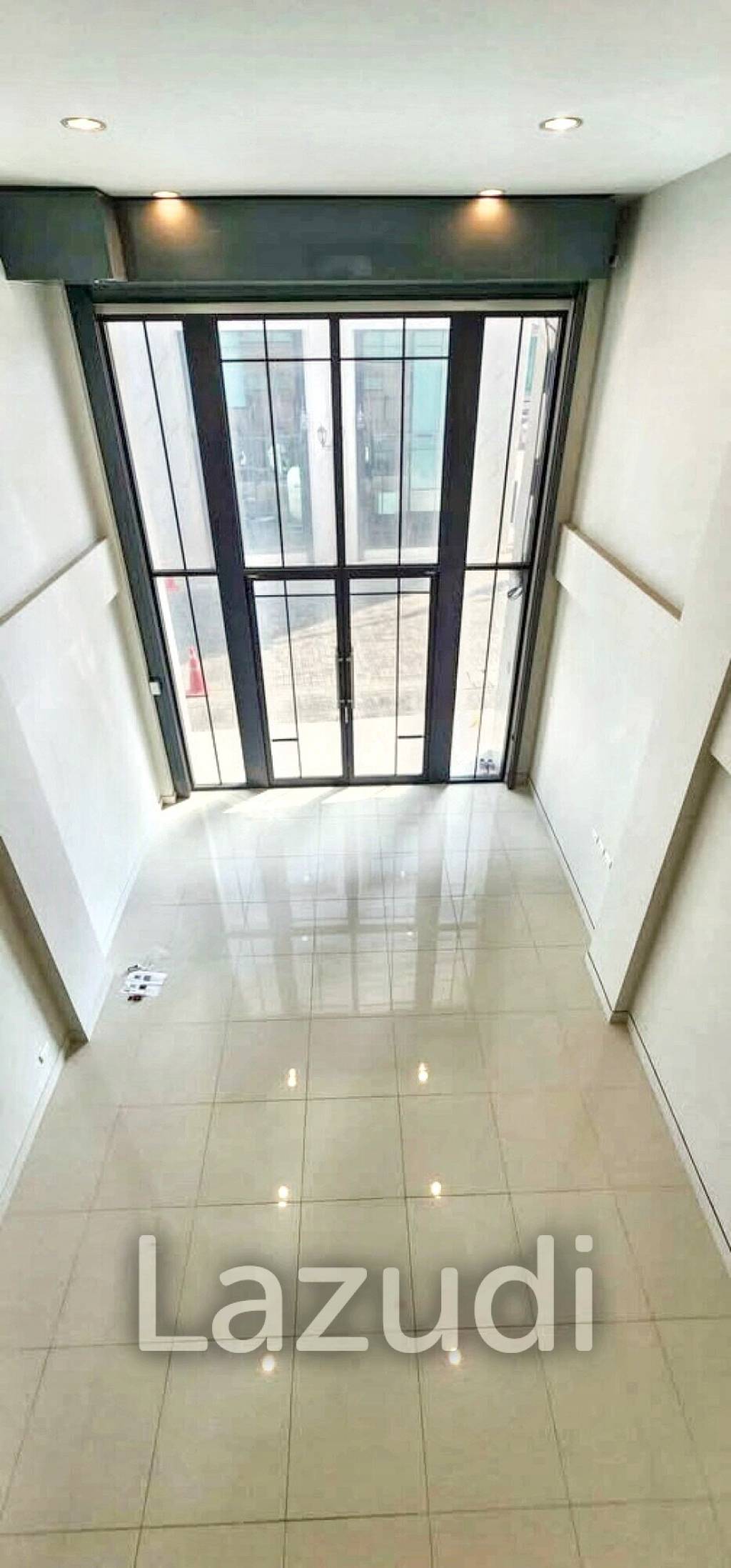 Front Unit Home Office near BTS On Nut | 4.5 Floors