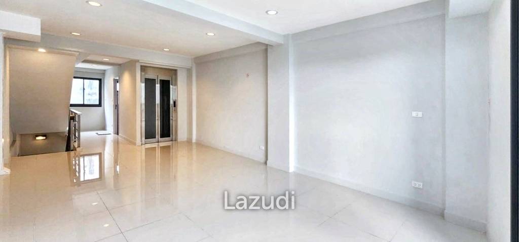 Front Unit Home Office near BTS On Nut | 4.5 Floors