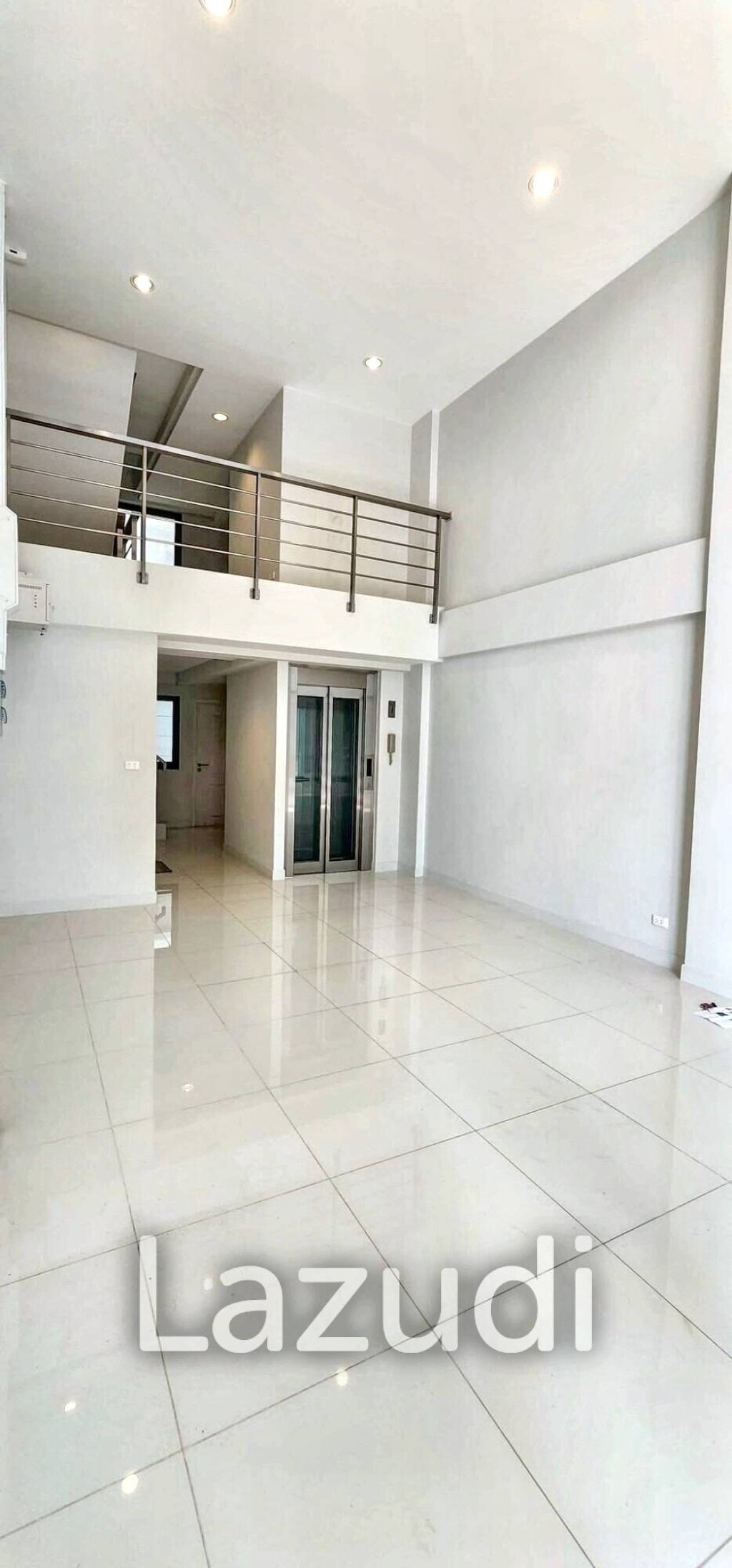 Front Unit Home Office near BTS On Nut | 4.5 Floors