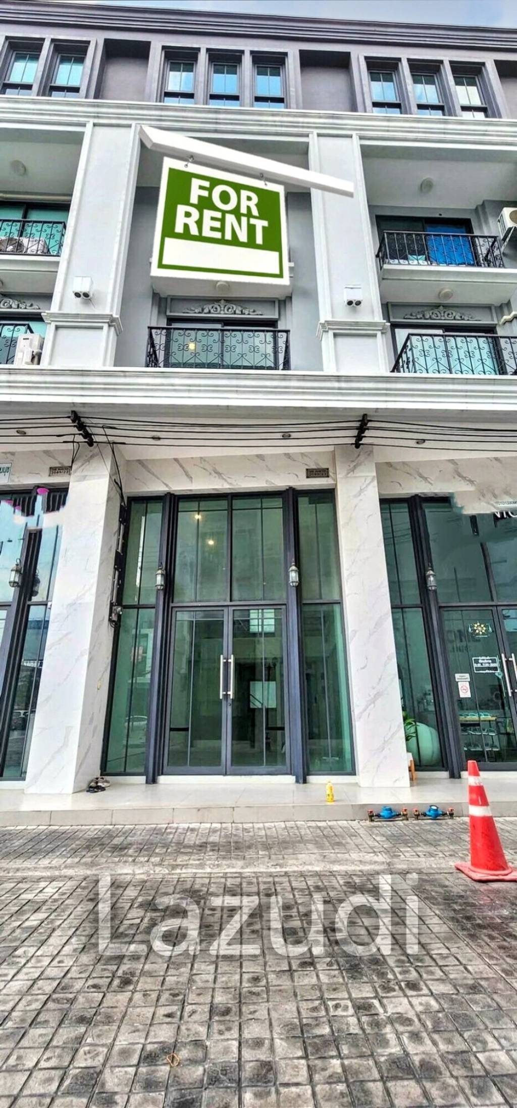 Front Unit Home Office near BTS On Nut | 4.5 Floors