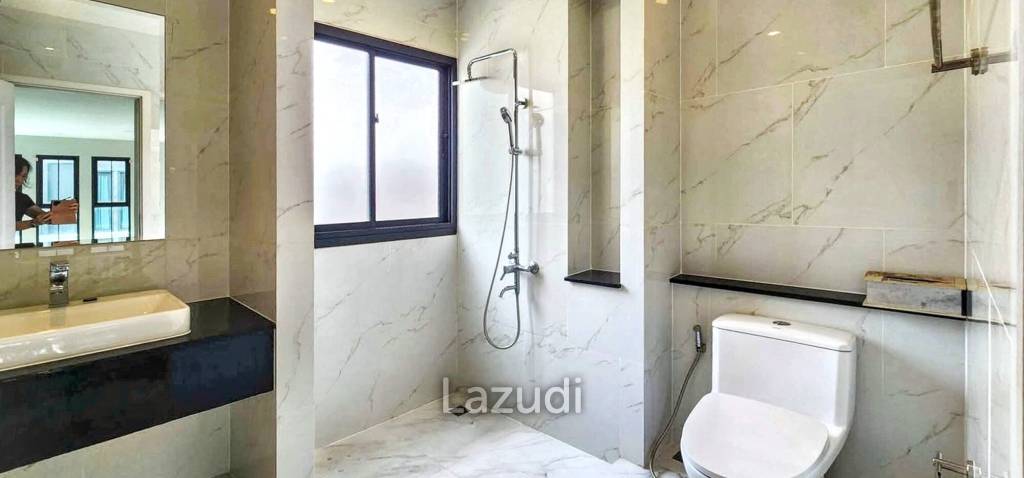 Front Unit Home Office near BTS On Nut | 4.5 Floors