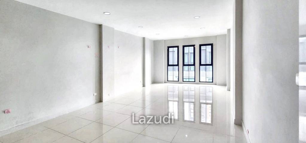 Front Unit Home Office near BTS On Nut | 4.5 Floors
