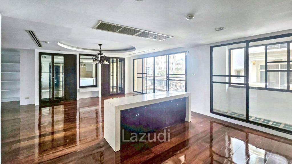 3 Bed 2 Bath 292 SQ.M Prime Mansion Promphong