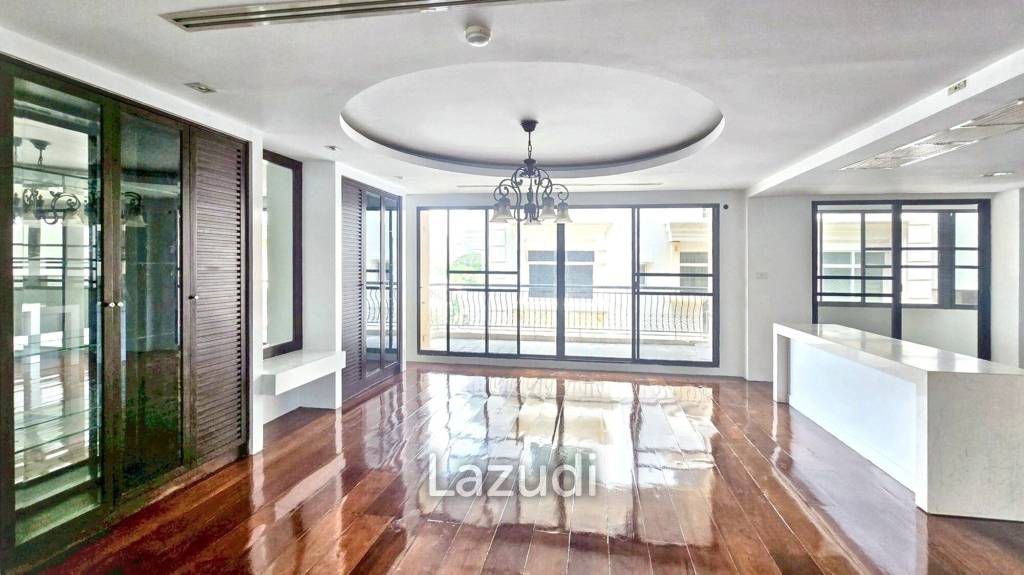 3 Bed 2 Bath 292 SQ.M Prime Mansion Promphong