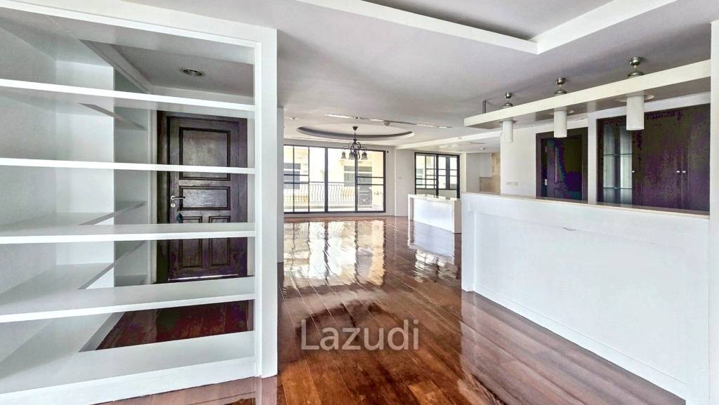 3 Bed 2 Bath 292 SQ.M Prime Mansion Promphong
