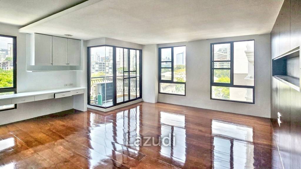 3 Bed 2 Bath 292 SQ.M Prime Mansion Promphong