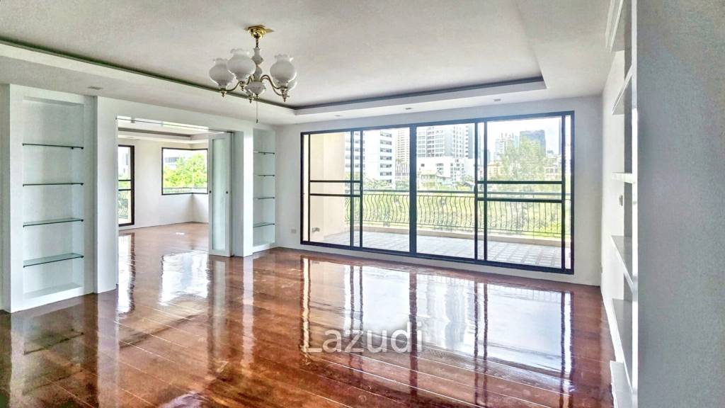 3 Bed 2 Bath 292 SQ.M Prime Mansion Promphong
