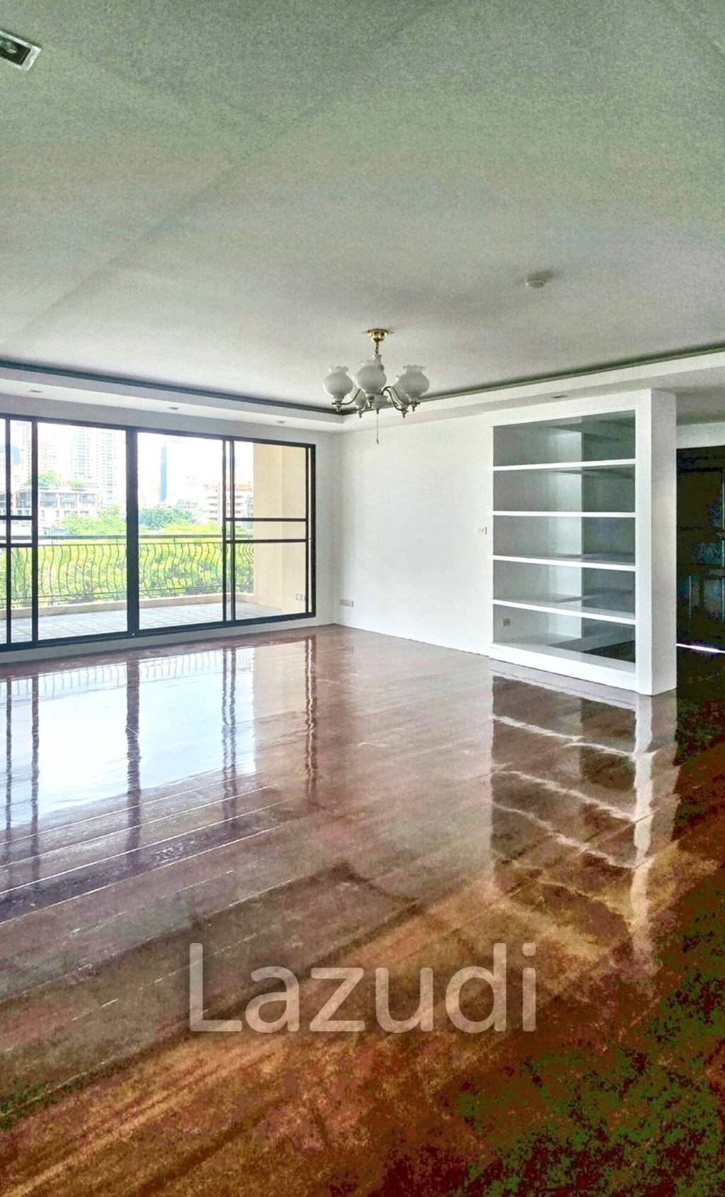 3 Bed 2 Bath 292 SQ.M Prime Mansion Promphong