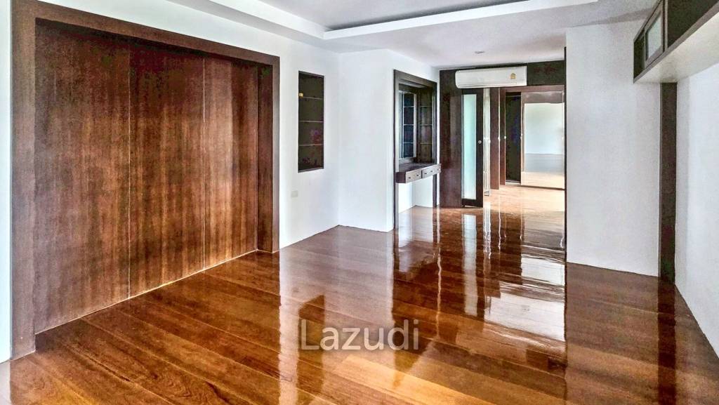 3 Bed 2 Bath 292 SQ.M Prime Mansion Promphong