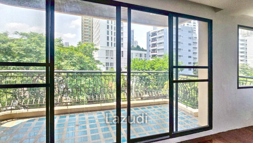 3 Bed 2 Bath 292 SQ.M Prime Mansion Promphong
