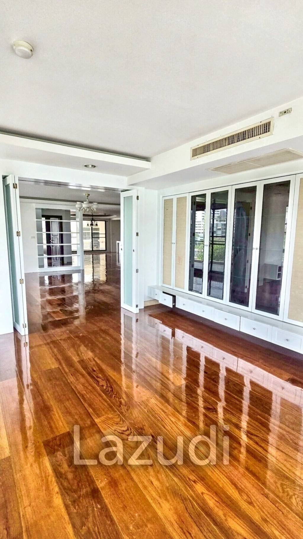 3 Bed 2 Bath 292 SQ.M Prime Mansion Promphong