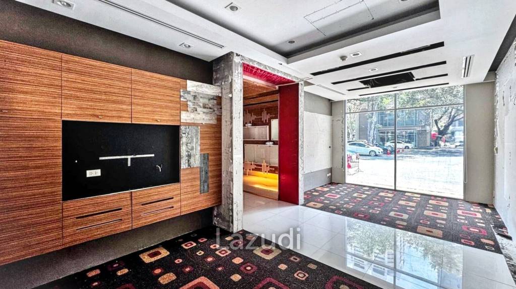 Ultra Luxury Bangkok Office Space on Ekamai Road