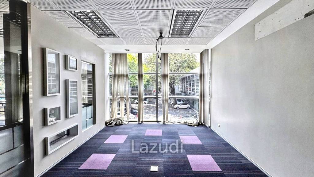 Ultra Luxury Bangkok Office Space on Ekamai Road