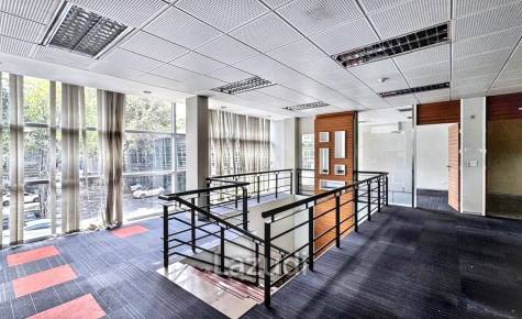 Ultra Luxury Bangkok Office Space on Ekamai Road