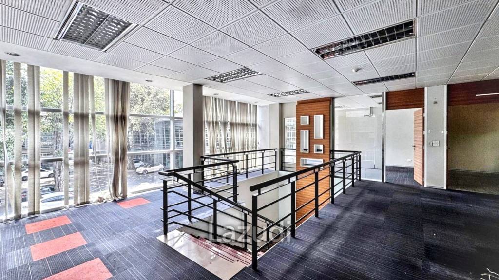 Ultra Luxury Bangkok Office Space on Ekamai Road