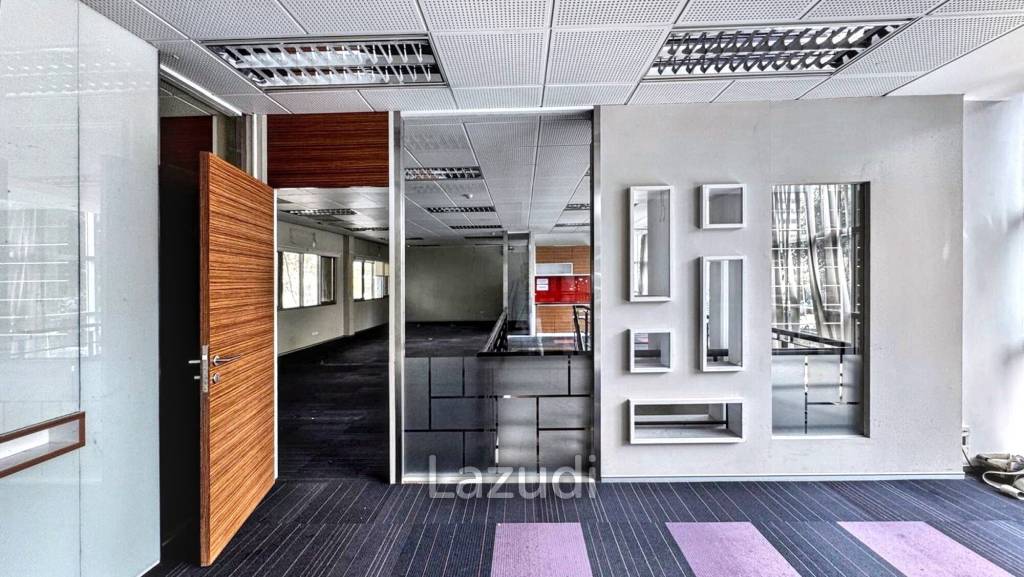 Ultra Luxury Bangkok Office Space on Ekamai Road