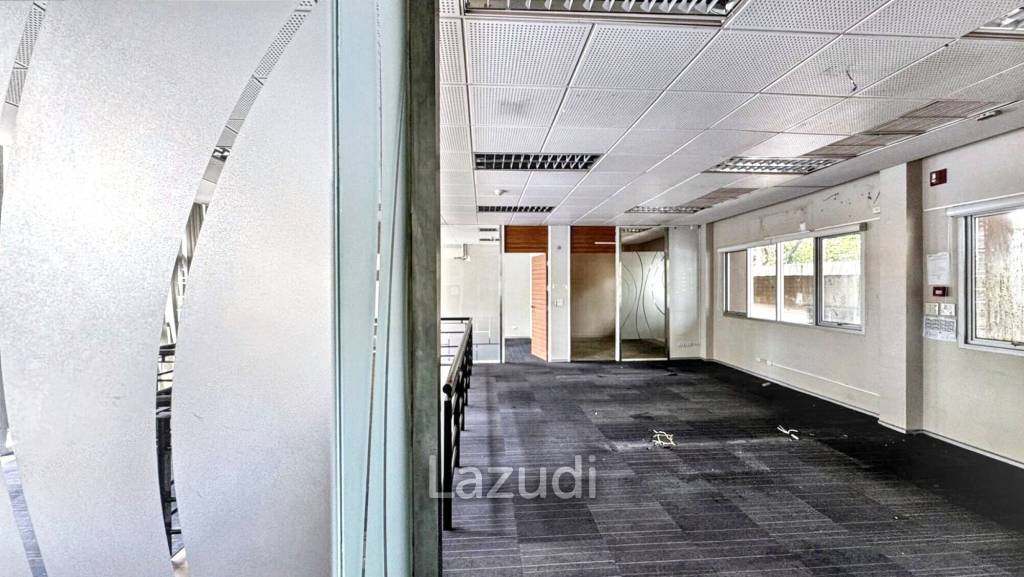 Ultra Luxury Bangkok Office Space on Ekamai Road