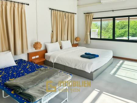 Baan Thongsuk Villa, Pak Nam Pran: 4 chambres à coucher villa avec piscine