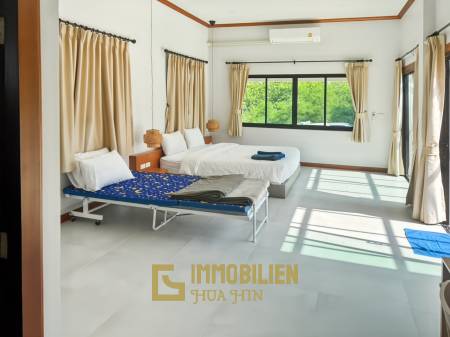 Baan Thongsuk Villa, Pak Nam Pran: 4 chambres à coucher villa avec piscine