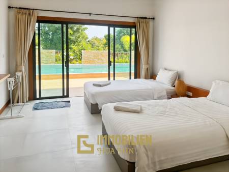 Baan Thongsuk Villa, Pak Nam Pran: 4 chambres à coucher villa avec piscine