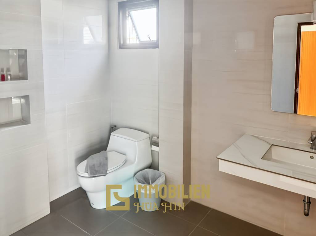 Baan Thongsuk Villa, Pak Nam Pran: 4 chambres à coucher villa avec piscine