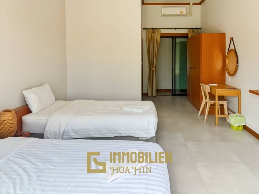 Baan Thongsuk Villa, Pak Nam Pran: 4 chambres à coucher villa avec piscine