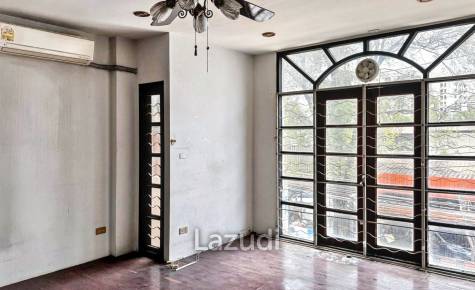 Retail Space on Pridi, Phra Khanong Nuea