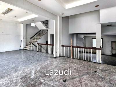 Retail Space on Pridi, Phra Khanong Nuea