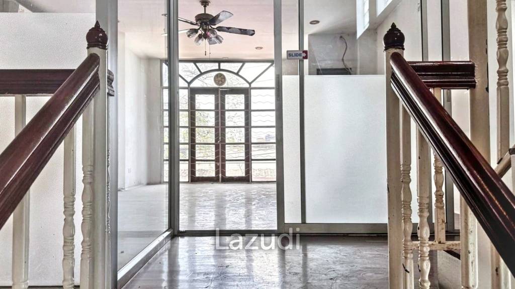 Retail Space on Pridi, Phra Khanong Nuea